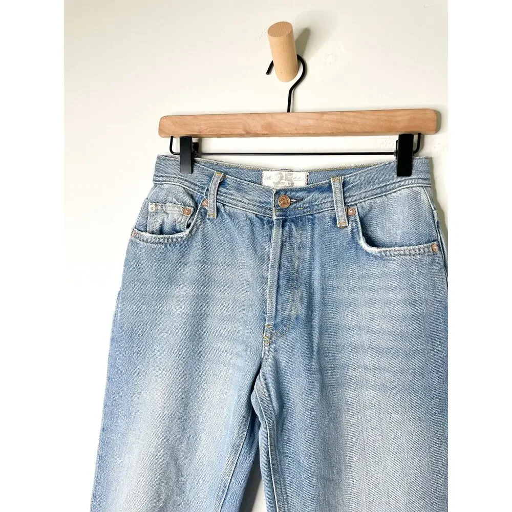 Free People Maggie Cropped Ripped Knee Jeans Size 25 Raw Ankle Distressed Denim